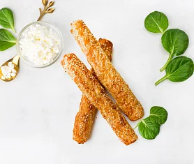 Слойка с творогом и зеленью 0,15 кг